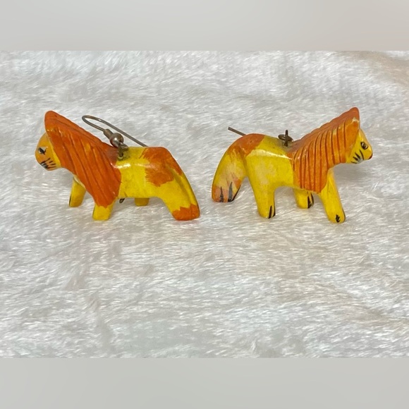 Adorable Lion Earrings Hand Made Painted Orange Yellow French Hook African - Picture 3 of 8